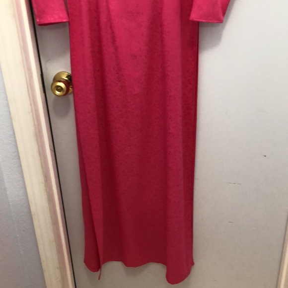 Vietnamese ao dài - Picture 2 of 3